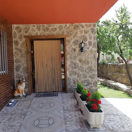 El Morisco-familia, Piscina, Jacuzzi, Barbacoa, Mascotas Navatalgordo